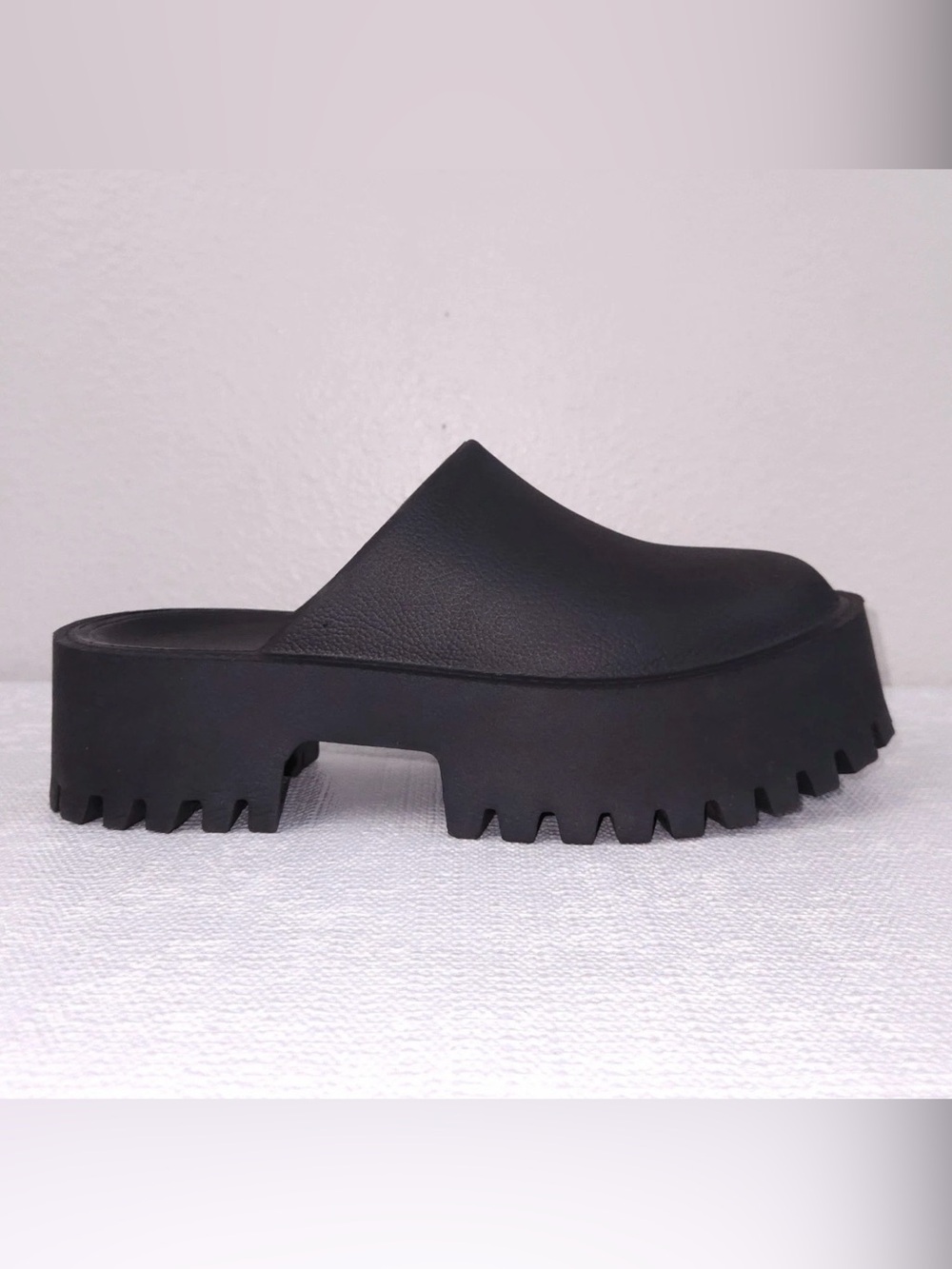 Jeffrey Campbell Clogge Platform Mules Womens Sz 9 Black Chunky Lug Sole Sandals